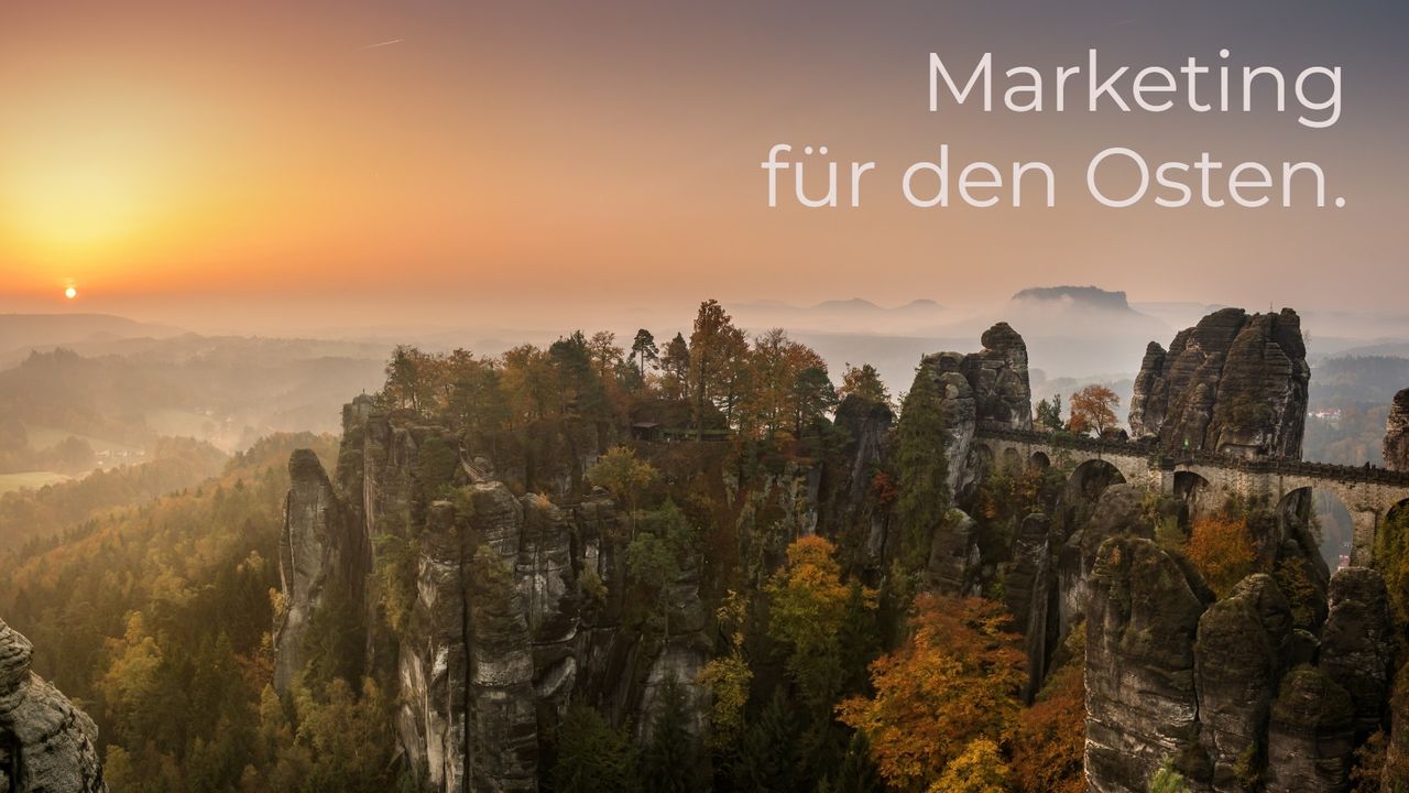 Marketing für den Osten. – Sonnenaufgang über der Bastei in der Sächsischen Schweiz